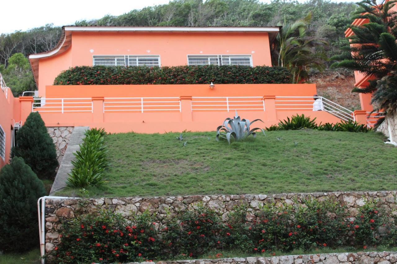 Rival Hotel Cap-Haïtien Exterior foto